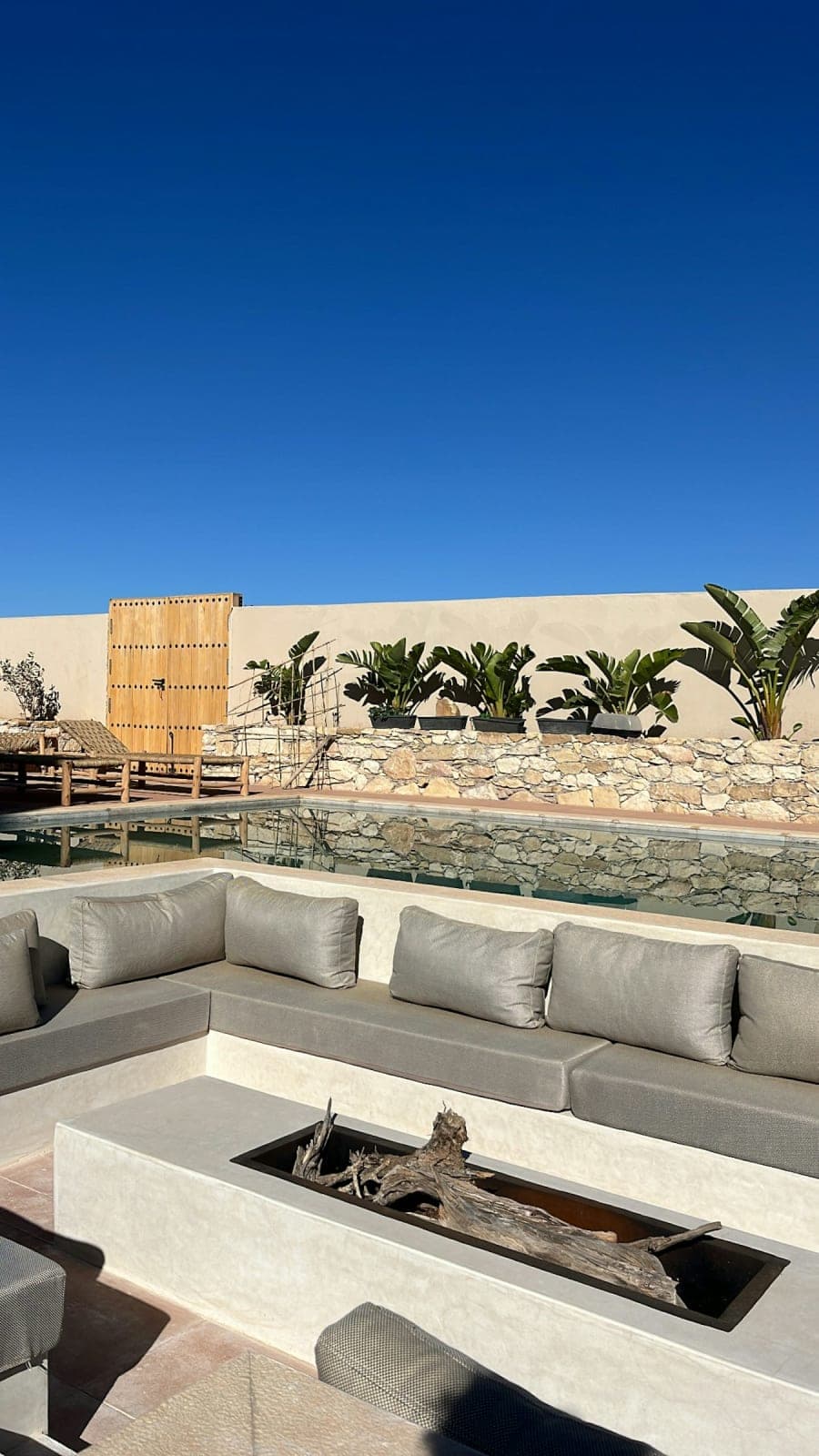 Peaceful villa with panoramic mountain and sea views 3