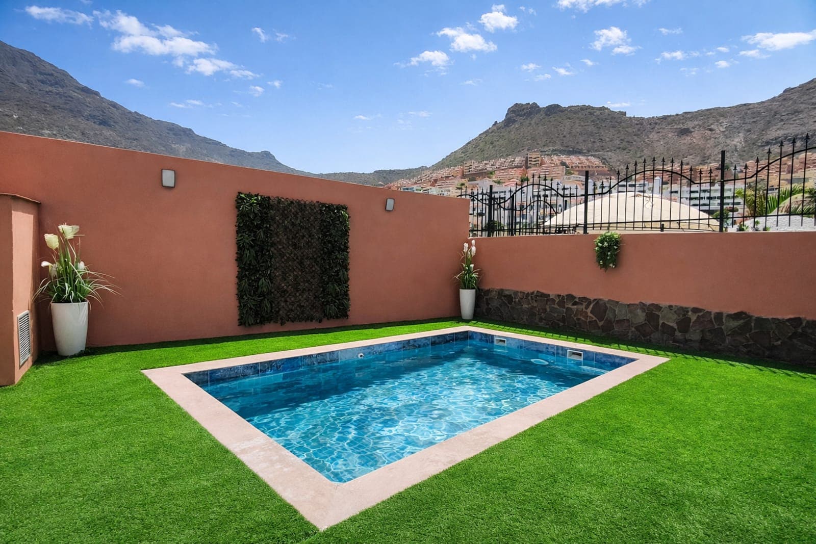 Transformational Retreat Space | Pool, Jacuzzi & Comfort