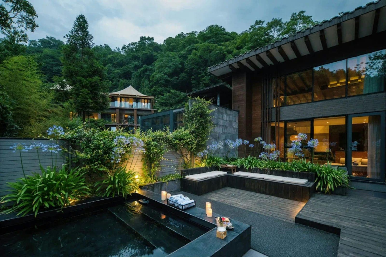 Yin-Yang Breathwork & Vinyasa Yoga Retreat in China