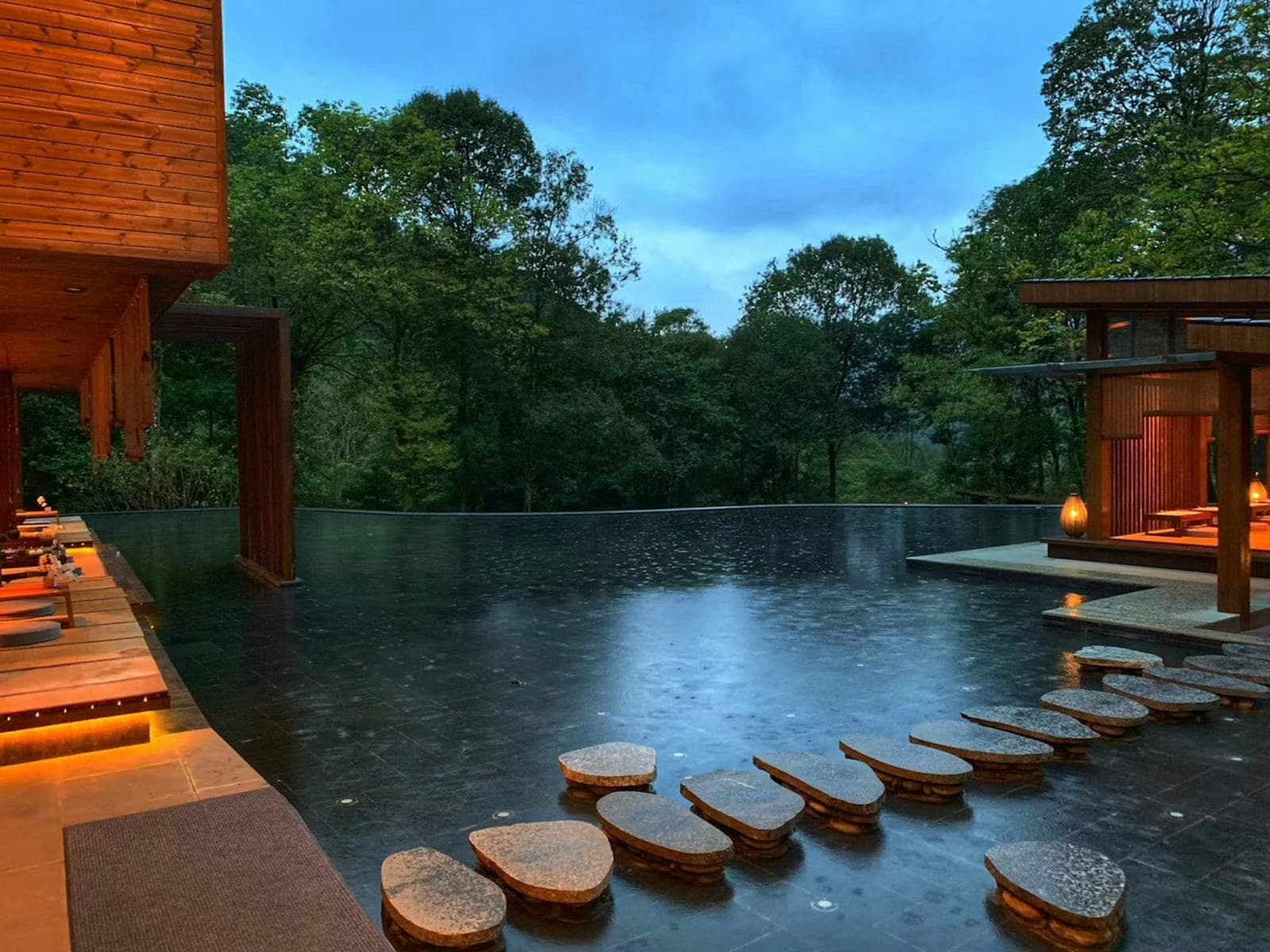 Yin-Yang Breathwork & Vinyasa Yoga Retreat in China 4