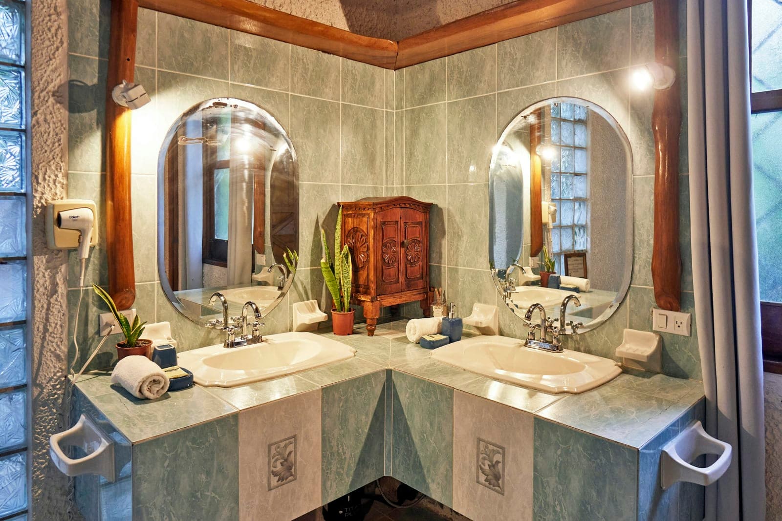 Villa Havana, Unique and Rustic, 1min to the Beach 5