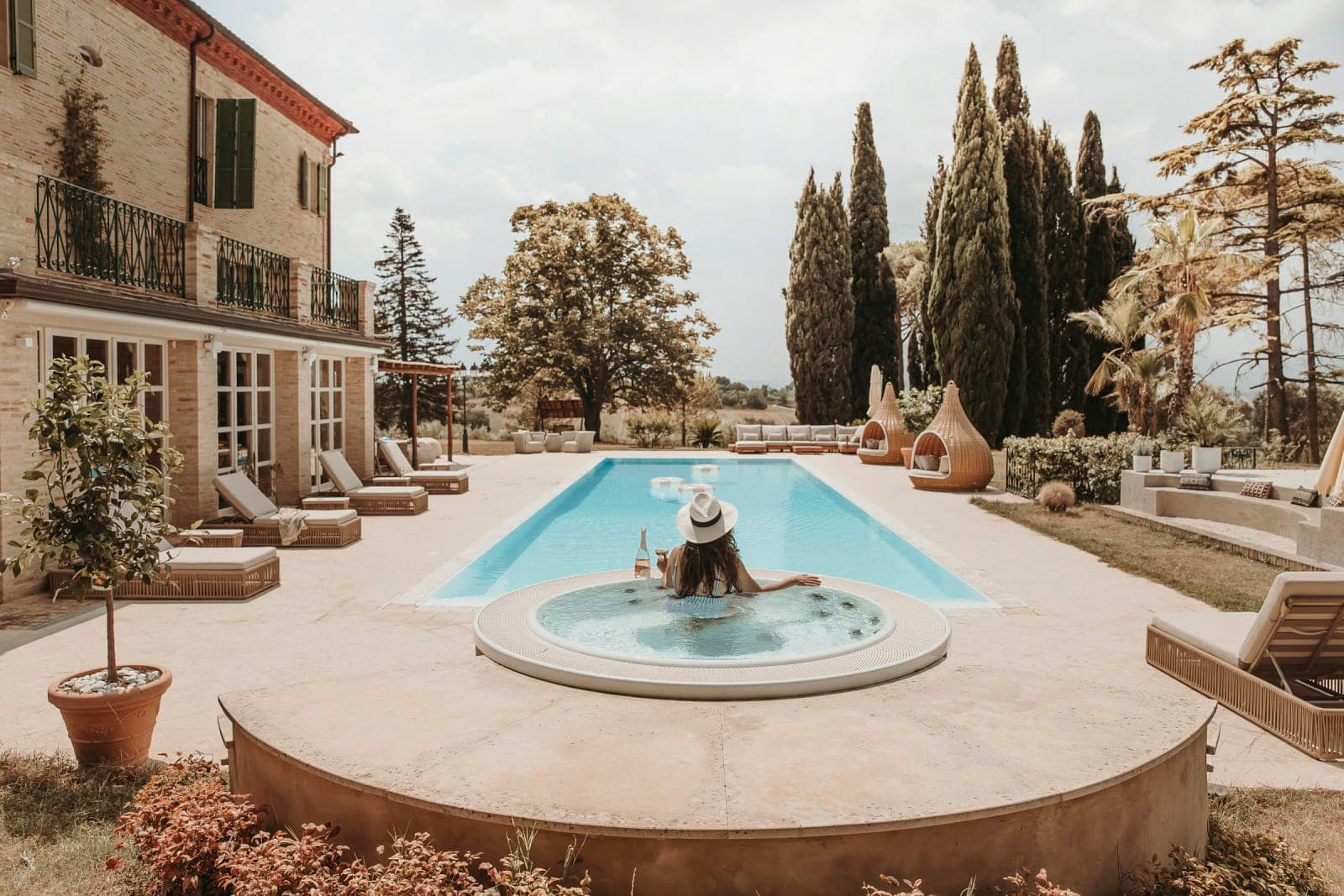 Maniero Montecassiano - Private villa resort in rustic Italy