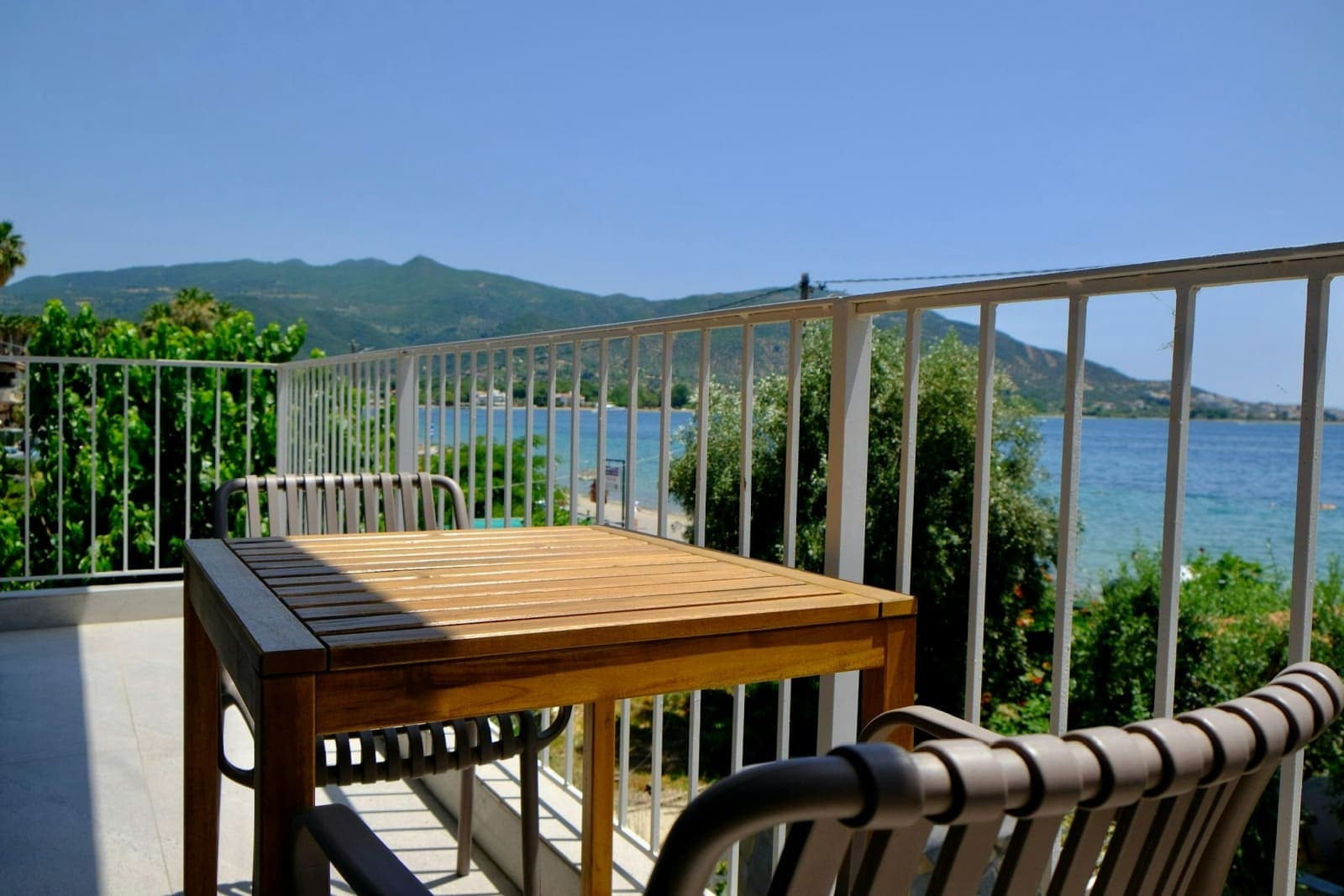 Evia Bay suites & Retreats