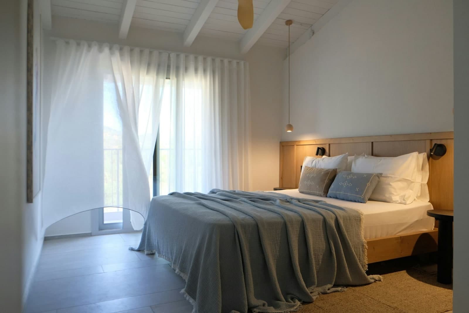 Evia Bay suites & Retreats 3