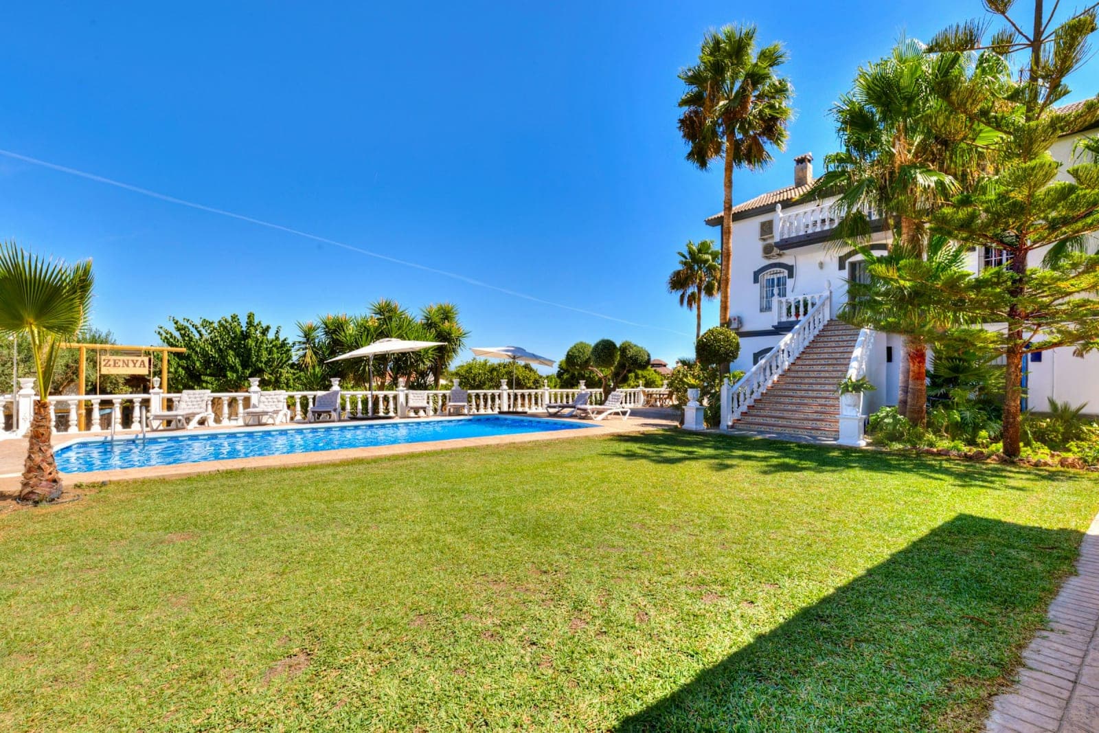 Zenya Retreat malaga