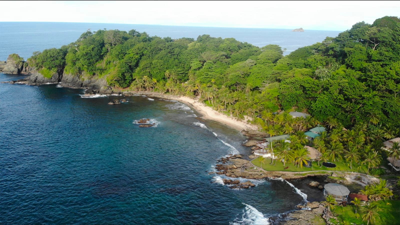 Brisa Bahía - Exclusive Beachfront Retreat Venue in Colombia