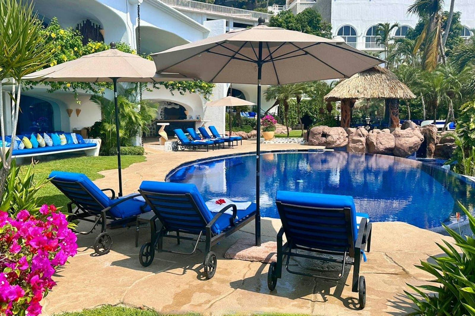 Luxury Gourmet Resort Villa, sleeps 16 3